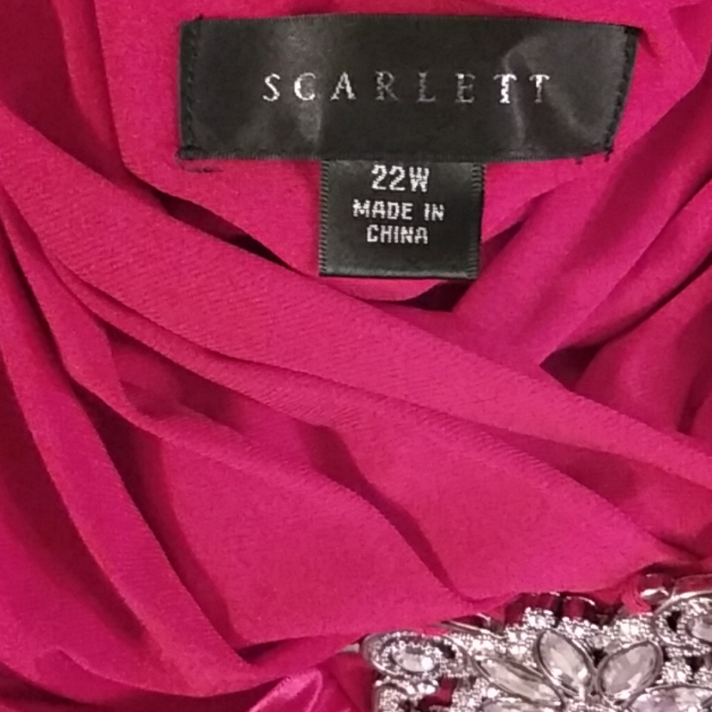 Dress - Picture 7 of 7